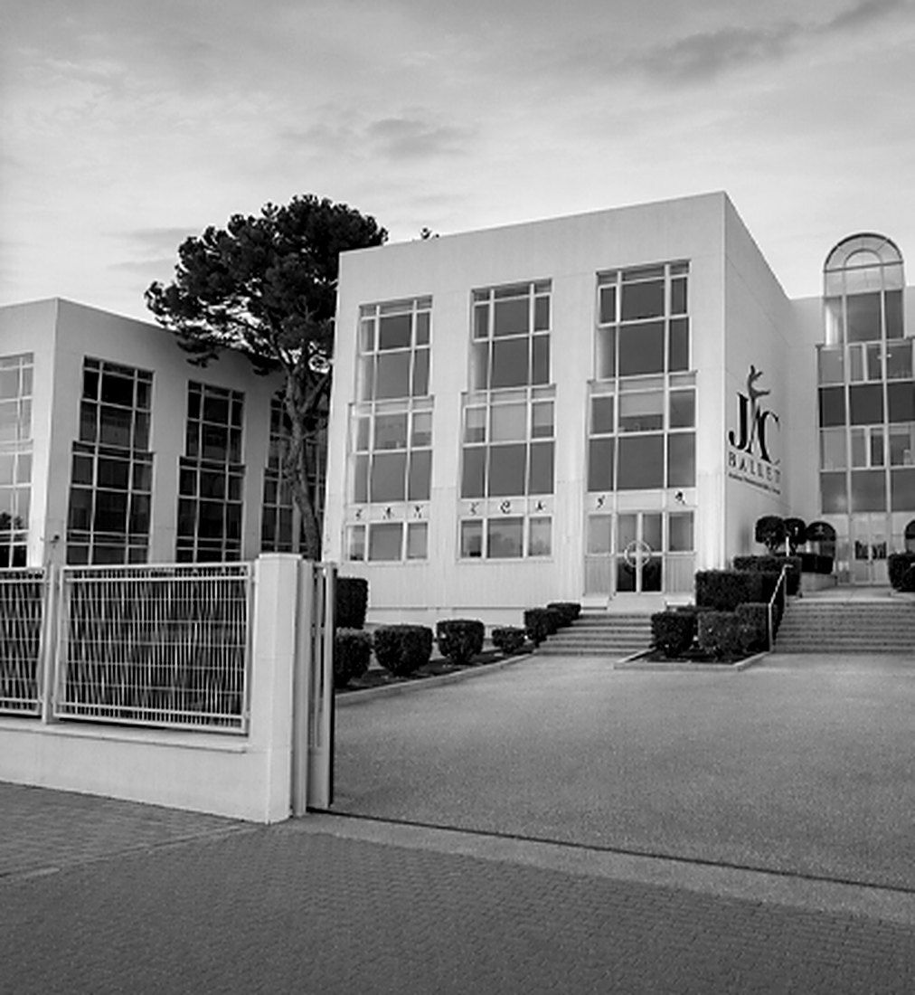 Fachada de la nueva sede de JAC Ballet en la calle San Severo, Madrid